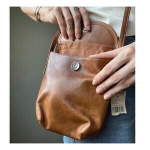 Vintage 90s Wilson’s Leather Crossbody Bag | Tan Brown Soft Leather | Y2K Purse